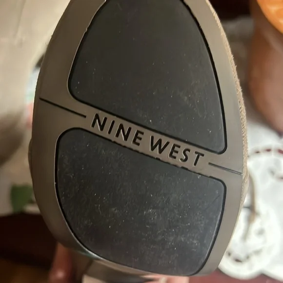 Nine West chunky wooden heel boots - Picture 4 of 6